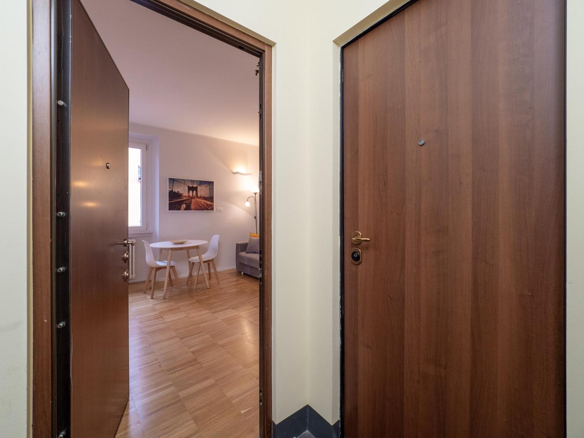 Keys Of Italy - Melloni 4 / Mustard Revolution Apartment Milan Bagian luar foto